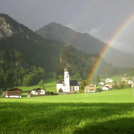Gaestehaus Zum Baeren Wald am Arlberg Exterior photo